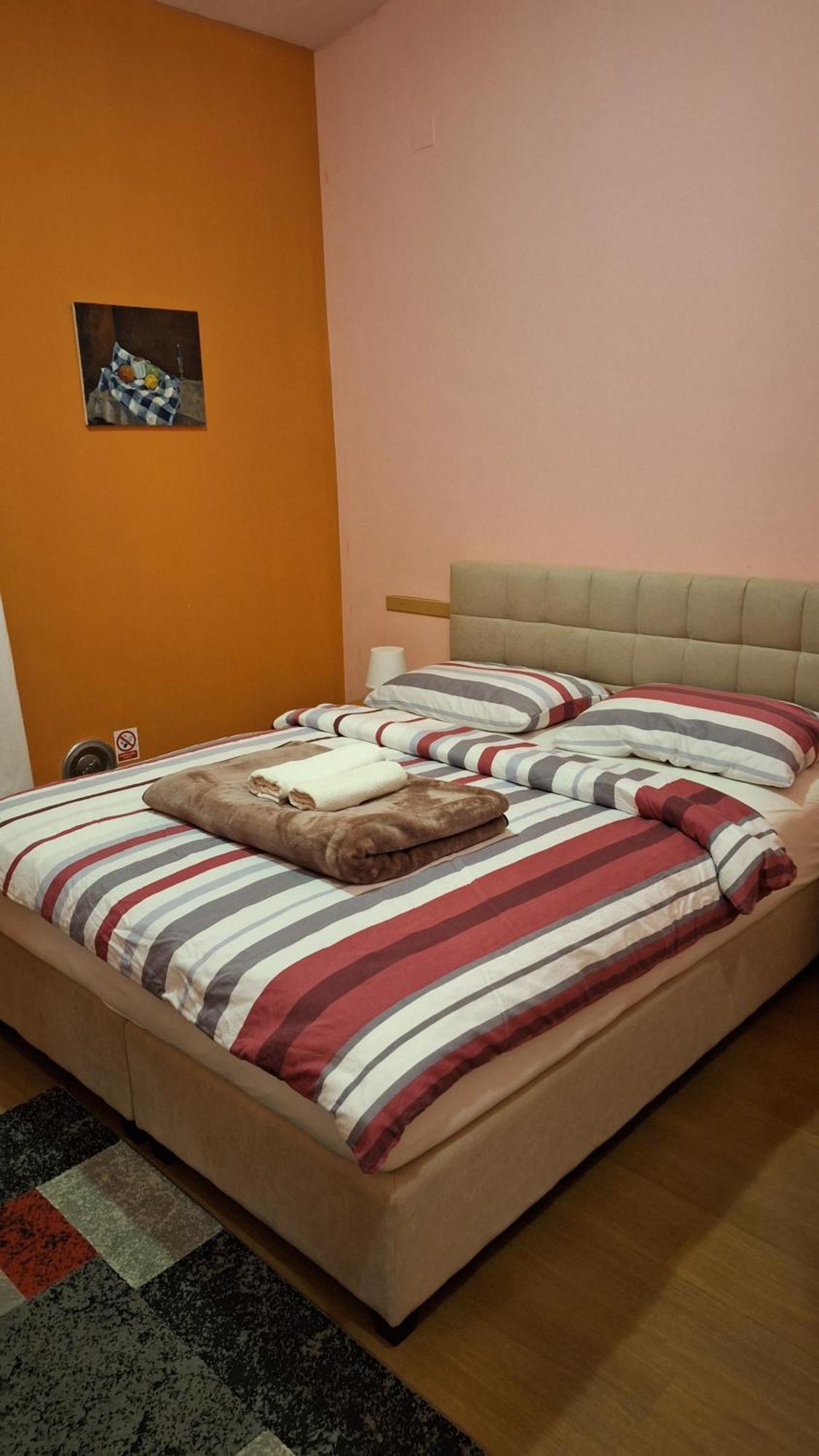 Guest House Sv. Nikola Dugo Selo Buitenkant foto