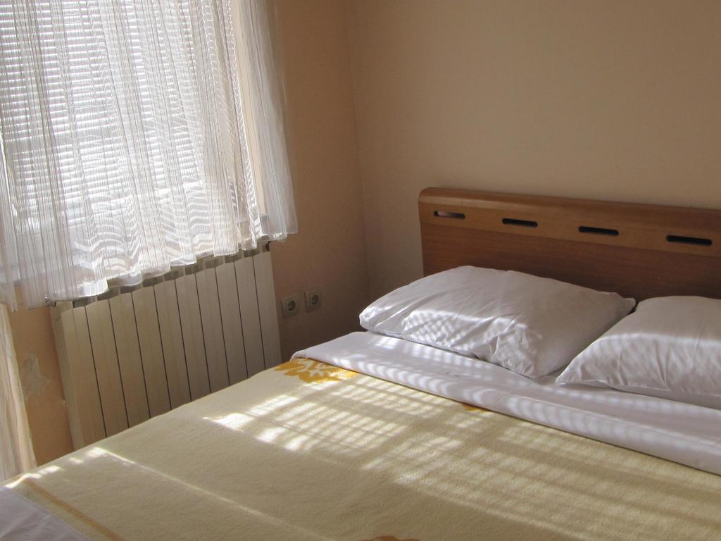 Guest House Sv. Nikola Dugo Selo Buitenkant foto