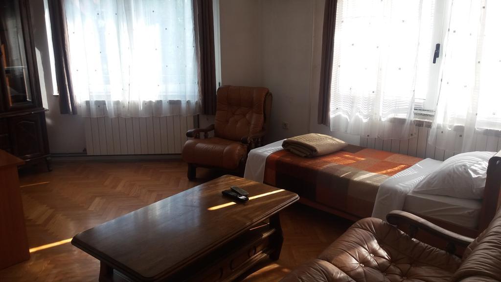 Guest House Sv. Nikola Dugo Selo Buitenkant foto