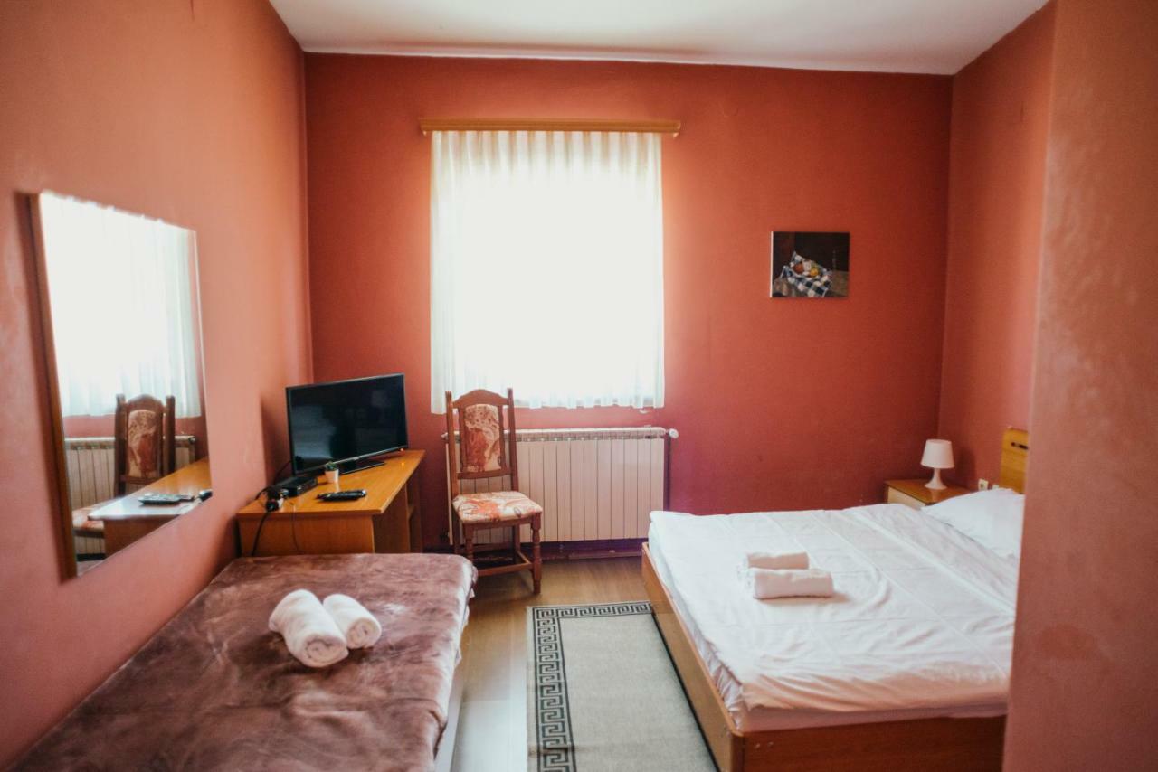 Guest House Sv. Nikola Dugo Selo Buitenkant foto
