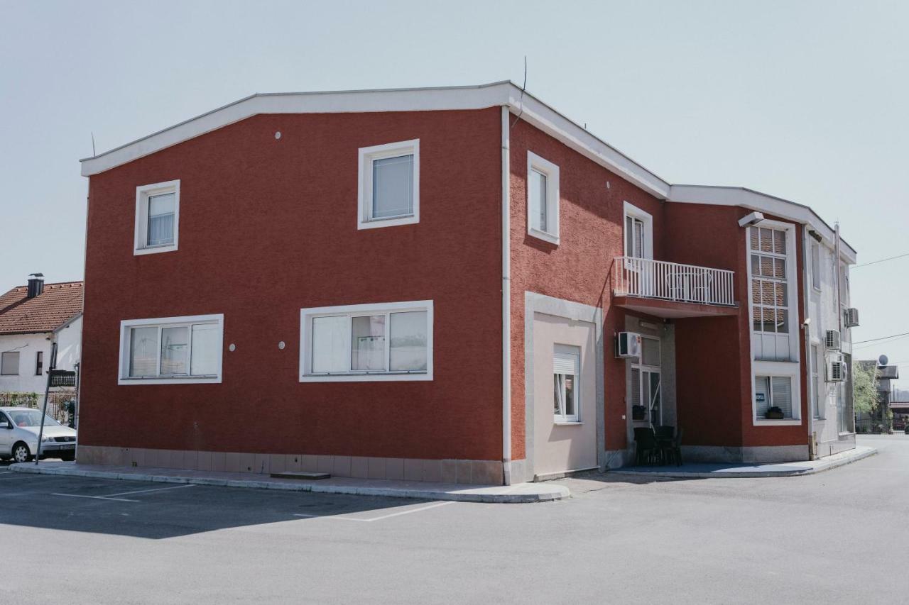 Guest House Sv. Nikola Dugo Selo Buitenkant foto